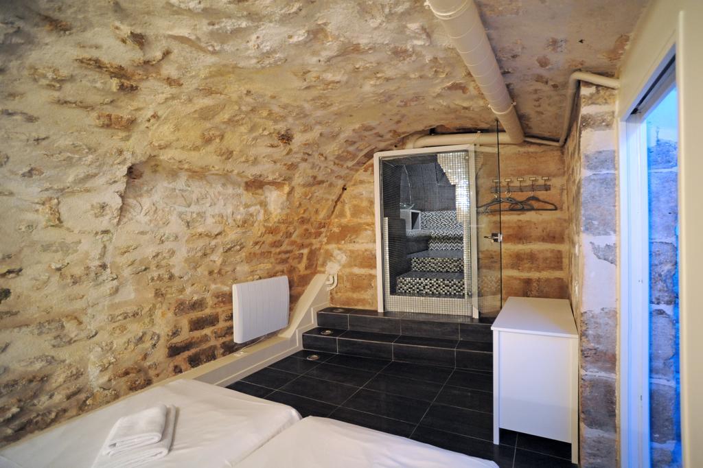 Unique Loft Apartment In Le Marais Париж Екстериор снимка