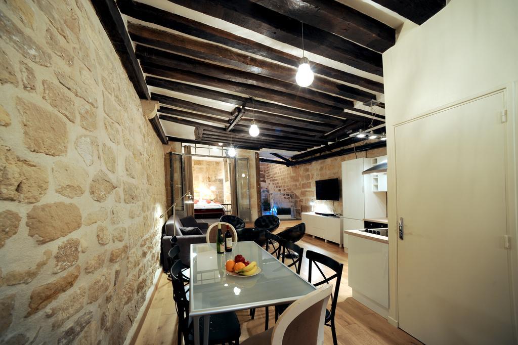 Unique Loft Apartment In Le Marais Париж Екстериор снимка