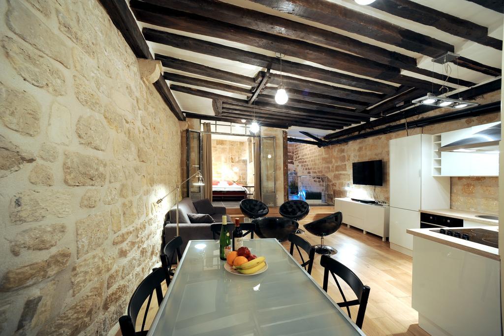 Unique Loft Apartment In Le Marais Париж Екстериор снимка