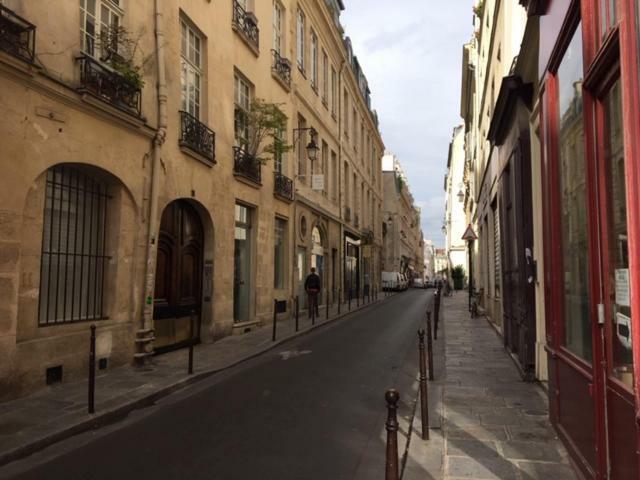 Unique Loft Apartment In Le Marais Париж Екстериор снимка